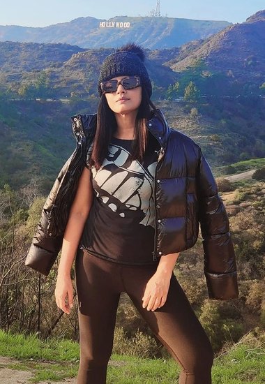 рдЗрд╕рдХреЗ рдмрд╛рдж рднреА рдЖрдЬ рдЙрдирдХреЗ рдкрд╛рд╕ рдХреЛрдИ рдХрд╛рдо рдирд╣реАрдВ рд╣реИред рд╕рд╛рде рд╣реА рдкреИрд╕реЗ рдХреА рднреА рдмреЗрд╣рдж рддрдВрдЧреА рд╣реИ рдЬрд┐рд╕рдХреА рд╡рдЬрд╣ рд╕реЗ рдШрд░ рдЪрд▓рд╛рдиреЗ рдореЗрдВ рднреА рдкрд░реЗрд╢рд╛рдиреА рд╣реЛ рд░рд╣реА рд╣реИред┬а(рдпрд╣ рднреА рдкрдврд╝реЗрдВ: рдПрдХ рджрд╢рдХ рдХреА рдкрд╣рдЪрд╛рди рдХреЗ рдмрд╛рдж рд╡рд┐рджреНрдпреБрдд рдЬрд╛рдорд╡рд╛рд▓ рдФрд░ рдирдВрджрд┐рддрд╛ рдореЗрд╣рддрд╛рдиреА рдХреЛ рд╣реБрдЖ рдерд╛ рдкреНрдпрд╛рд░, рдЕрдм рд╢рд╛рджреА рдХреЗ рдмрдВрдзрди рдореЗрдВ рдмрдВрдзрдиреЗ рдХреА рддреИрдпрд╛рд░реА рдореЗрдВ рдХрдкрд▓)