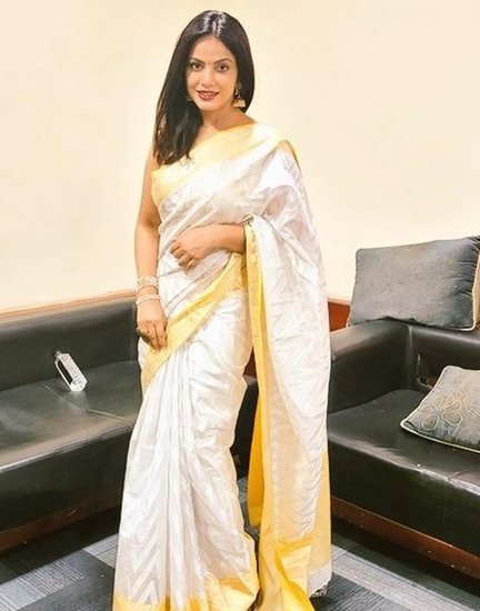 рдмрддрд╛ рджреЗрдВ рдХрд┐ рдЧрд░рдо рдорд╕рд╛рд▓рд╛ рдЬреИрд╕реА рдлрд┐рд▓реНрдо рдореЗрдВ рдЕрдХреНрд╖рдп рдХреБрдорд╛рд░ рдФрд░ рдЬреЙрди рдЕрдмреНрд░рд╛рд╣рдо рд╕рдВрдЧ рдХрд╛рдо рдХрд░рдиреЗ рд╡рд╛рд▓реА рдПрдХреНрдЯреНрд░реЗрд╕ рдиреАрддреВ рдЪрдВрджреНрд░рд╛ рдиреЗ рдЕрдм рддрдХ рд╢рд╛рджреА рдирд╣реАрдВ рдХреА рд╣реИред┬а┬а(Photos: Neetu Chandra Instagram)