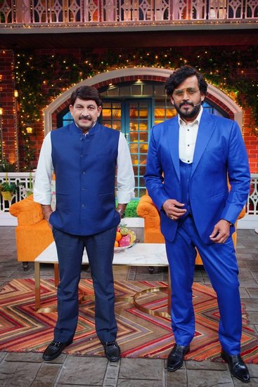 बता दें कि फिल्म जब बनकर रिलीज हुई तो भोजपुरी की बड़ी हिट साबित हुई। उसके साल भर बाद ही मनोज तिवारी सांसद बन गए और रवि किशन कांग्रेस के टिकट पर 2014 का लोकसभा चुनाव हार गए थे। (Photos: Social Media)