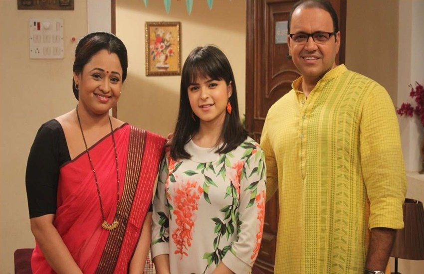 Taarak Mehta Ka Ooltah Chashmah: तारक मेहता का उल्टा चश्मा शो करीब 14 साल से दर्शकों का मनोरंजन कर रहा है। इसके हर किरदार को काफी पसंद किया जाता है। समय के साथ शो के कई कलाकार इसे छोड़कर जा चुके हैं तो कई नए चेहरों की इसमें एंट्री हुई है। शो में माधवी और भिड़े की बेटी सोनू के किरदार को अब तक कई कलाकारों ने निभाया है। इस वक्त इस किरदार को एक्ट्रेस पलक सिधवानी (Palak Sidhwani) निभा रही हैं। 