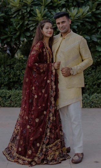 संग्राम ने बताया था कि वह पहली बार पायल से आगरा-मथुरा हाइवे पर मिले थे जहां पायल की कार खराब हो गई थी। (यह भी पढ़ें: इस वजह से गर्लफ्रेंड की कहीं और शादी करने जा रहा था परिवार, यूं सिरे चढ़ा था सिंगर जावेद अली का प्यार)