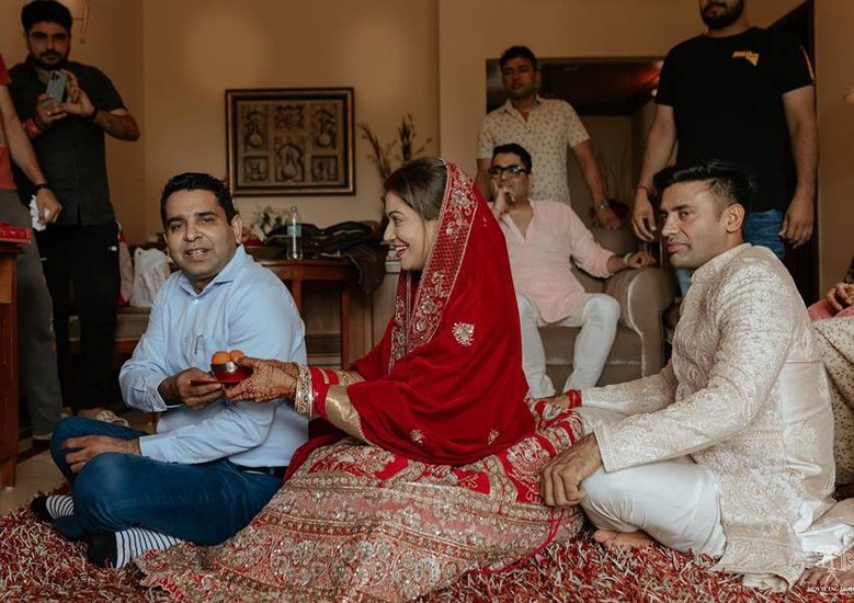 तस्वीरें दोनों के फैंस को काफी पसंद आ रही हैं। फैंस नए जीवन की शुभकामनाएं दे रहे हैं।