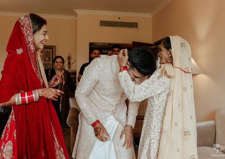 हालांकि संग्राम उन्हें शादी के लिए मनाते रहे और अंत में सफल भी हुए।