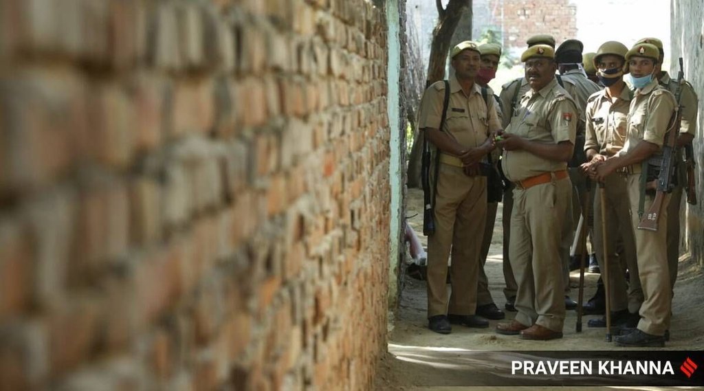 UP | Prayagraj | gang war | school students | mysterious crude bomb blasts