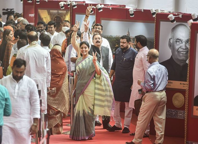 अनुप्रिया पटेल।