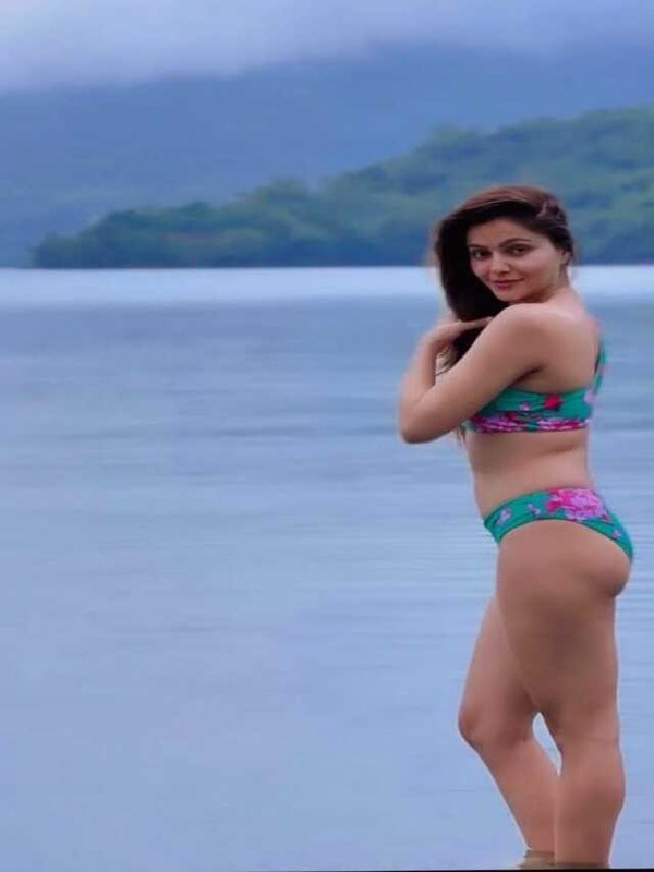 RUBINA DILAIK IN ROMANTIC VACATION WITH HUSBAND - BIKINI LOOK VIRAL