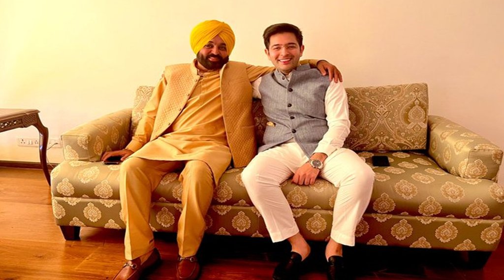 पंजाब के मुख्यमंत्री भगवंत मान के साथ आम आदमी पार्टी के सांसद राघव चड्ढा। (Photo credits: Raghav Chadha's Twitter)