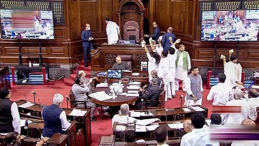 हंगामे का सदन