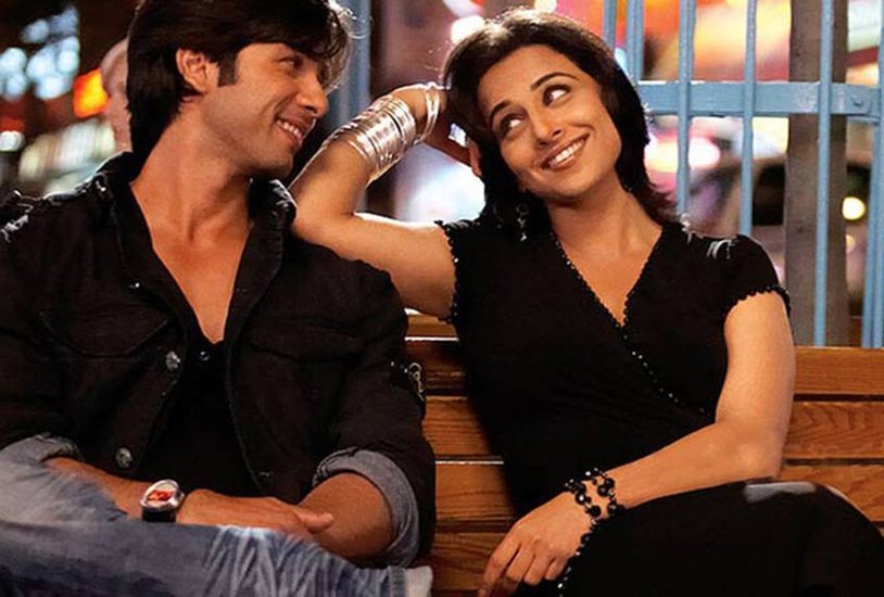 विद्या बालन और शाहिद कपूर भी पड़ोसी हैं। विद्या अपने पति सिद्धार्थ के साथ उसी बिल्डिंग में रहती हैं जहां शाहिद कपूर ने नया घर खरीदा था।