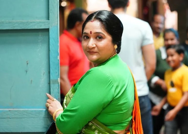 अल्पना और रसिक कई टीवी शो और प्ले में साथ काम कर चुके हैं। साथ ही केतकी से भी उनकी अच्छी दोस्ती है। 