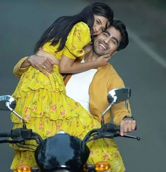 Yeh Rishta Kya kehlata Hai: ये रिश्ता क्या कहलाता है में अक्षरा और अभिमन्यु का किरदार निभाने वाले प्रणाली राठौड़ और हर्षद चोपड़ा के बीच 15 साल का अंतर है। 