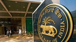 इन दो बैंकों की बिगड़ी वित्तीय हालत, RBI ने लगाया प्रतिबंध; कैश विड्राल की सीमा भी तय