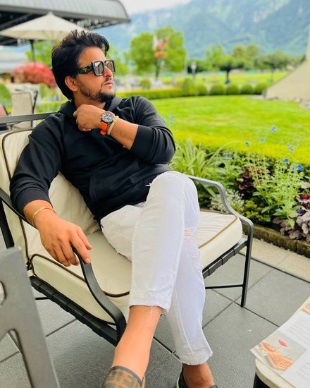 Suresh Raina: सुरेश रैना ऐसे पहले भारतीय क्रिकेटर हैं जिन्होंने टी 20 में शतक जड़ा था।