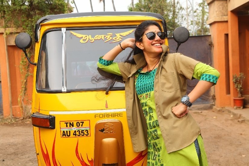 Sai Pallavi: साई पल्लवी भी साउथ की बेहतरीन एक्ट्रेसेस में शामिल हैं। उन्होंने अपने करियर की शुरुआत एक रियलिटी शो से की थी जिसका नाम उगेल यार अदुता प्रभुदेवा था। (यह भी पढ़ें: बाहुबली फिल्म के ‘कटप्पा’ की बेटी हैं दिव्या सत्यराज, जानिए क्या करती हैं काम)