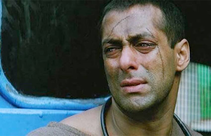 Actors Unlucky in Love: बॉलीवुड में कई ऐसे सेलेब्स हैं जो अपनी जिंदगी में खूब सफल हुए। उन्होंने ऐसी शोहरत हासिल की जो किसी किसी को ही नसीब होती है। लेकिन जब बात मोहब्बत की होती है तो इन चर्चित चेहरों ने काफी तकलीफें झेलीं। जीवन की एक से बढ़कर एक ऊंचाई छूने वाले इन सितारों का प्यार मुकम्मन नहीं हो पाया। आइए डालते हैं ऐसे नामों पर एक नजर: