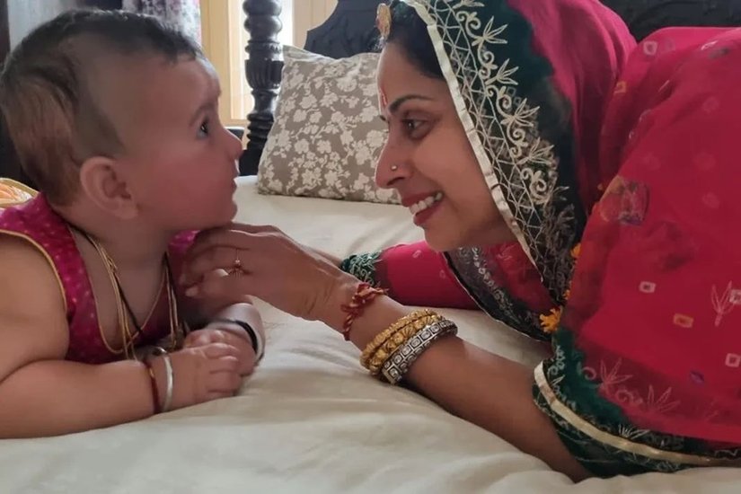 Pregnancy and Baby Birth of Actresses: 'देश में निकला होगा चांद', 'स्वर्ण घर' और 'कहता है दिल जी ले जरा' जैसे टीवी शो में नजर आने वाली एक्ट्रेस संगीता घोष (Sangita Ghosh) ने हाल ही में एक इंटरव्यू में यह कहकर सबको चौंका दिया कि वह 7 महीने पहले ही मां (Sangita Ghosh Become Mother) बन चुकी हैं। इससे पहले एक्ट्रेस ने यह जानकारी किसी को नहीं दी थी। हालांकि संगीता घोष अकेली ऐसी एक्ट्रेस नहीं हैं जिसने जन्म के कई महीने बाद मां बनने की जानकारी दी हो, इससे पहले भी कई एक्ट्रेसेस ऐसी रही हैं जिन्होंने बच्चों के जन्म के कई महीनों बाद मां बनने का खुलासा किया था। (Photo: Sangita Ghosh Instagram)