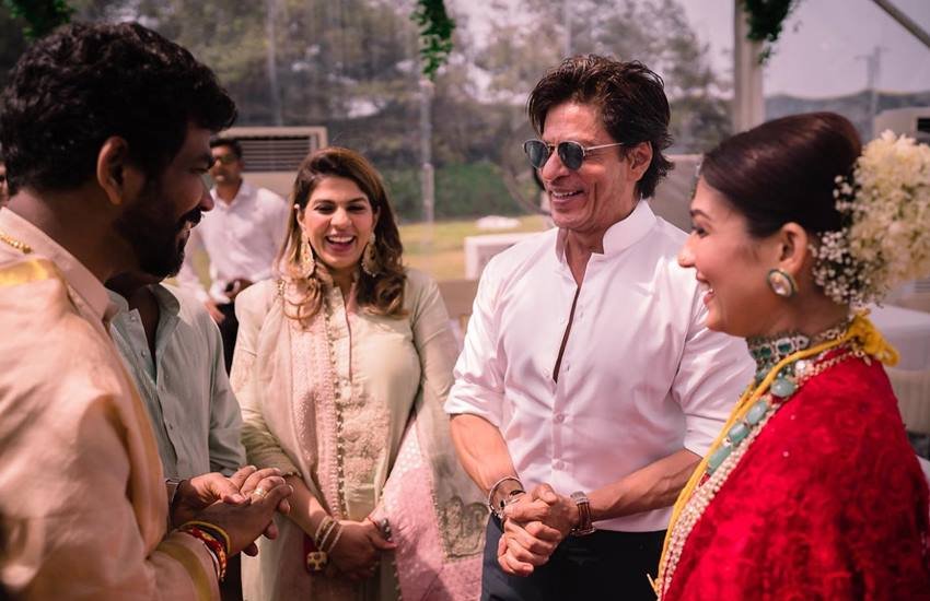 Bollywood Stars With South Actresses: पिछले कुछ समय से साउथ फिल्म स्टार्स का दबदबा बॉक्सऑफिस पर बढ़ा है। साउथ की कई पिल्मों ने पैन इंडिया कमाई के कई नए कीर्तिमान बनाए हैं। अब तो बॉलीवुड स्टार्स भी साउथ की एक्ट्रेसेस के साथ फिल्मों में जोड़ी बनाने लगे हैं। आइए डालते हैं नजर साउथ की उन फेमस एक्ट्रेसेस पर नजर जिनके साथ बॉलीवुड के सुपरस्टार्स पर्दे पर रोमांस करते दिखने वाले हैं: