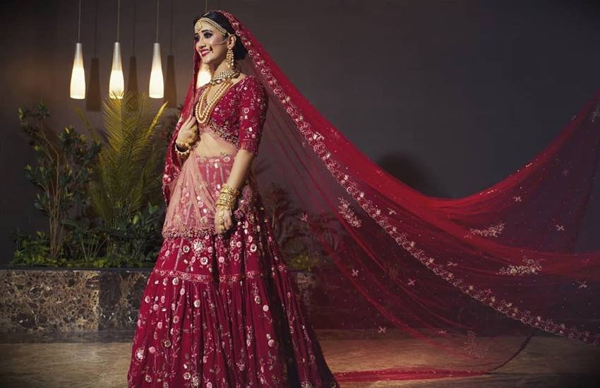 ये रिश्ता क्या कहलाता है (Yeh Rishta Kya Kahlata Hai) और बालिक वधू (Balika Vadhu) फेम शिवांगी जोशी (Shivangi Joshi)अपने जीवनसाथी में तीन खूबियां देखना चाहती हैं। एक इंटरव्यू में उन्हाेंने ये तीन खूबियां गिनाई थीं। एक इंटरव्यू में शिवांगी ने अपने लाइफ पार्टनर को लेकर खुलकर बातें की थीं। शिवांगी ने बताया कि उन्हें कैसा लाइफ पार्टनर चाहिए और उसके अंदर कम से कम तीन खूबियां जरूर होनी चाहिए।