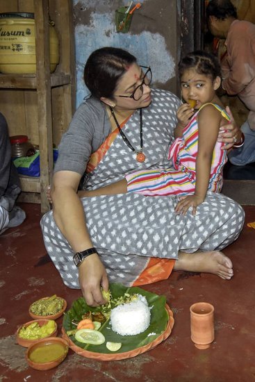 स्मृति ईरानी ने अपने हलफनामे में बताया है कि उनके पास 7 करोड़ रुपये से ज्यादा की अचल संपत्ति है।