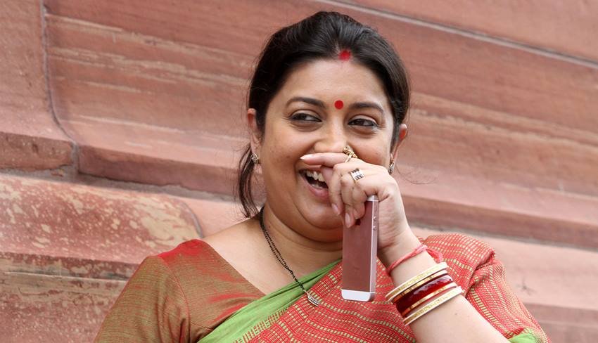 स्मृति ईरानी के एफिडेविट के मुताबिक गोवा में उनके पास एक बंगला है जिसकी कीमत उन्होंने लगभग 65 लाख रुपये घोषित की थी।
