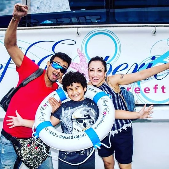 आज दोनों का एक बेटा नेवान निगम है और नेवान भी बचपन से ही गाने के शौकीन हैं। (Photos: Social Media)