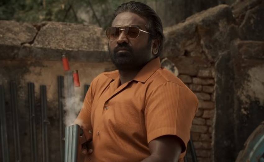 शाहरुख खान इन दिनों फिल्म जवान की शूटिंग कर रहे हैं। फिल्म में शाहरुख खान के साथ नयनतारा हैं। इस फिल्म में विजय सेतुपति भी हैं। विजय सेतुपति ने फिल्म में काम के बदले कोई फीस नहीं ली है। 