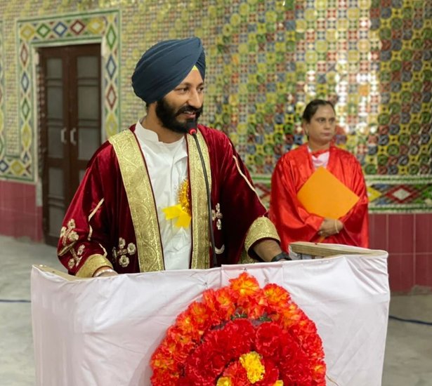 पंजाब के बाघा पुराना से विधायक अमृतपाल सिंह सुखानंद ने भी अभी शादी नहीं की है। (Photo: Amritpal Singh Sukhanand Facebook) (यह भी पढ़ें: भगवंत मान ने रचाई शादी, सोशल मीडिया पर कुछ इस तरह मजे लेने लगे लोग)