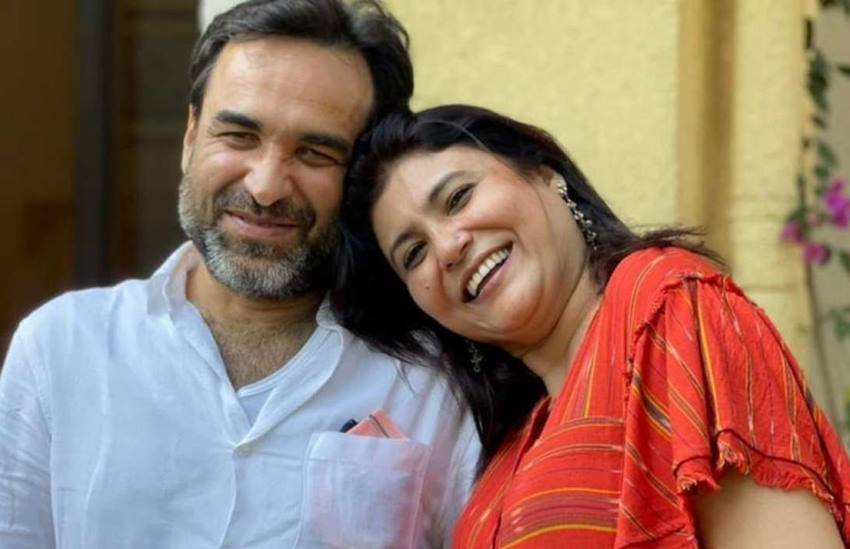 बॉलीवुड में बहुत से ऐसे स्टार हैं जो अपने स्टारडम के लिए जाने जाते हैं। इन स्टार्स की पत्नियां भी लाइमलाइट में रहने का कोई मौका नहीं छोड़तीं, लेकिन यहां आपको उन स्टार्स के बारे में बताने जा रहे हैं जिनकी बीवियों को लाइमलाइट में रहना बिलकुल पसंद नहीं हैं। खास बात ये है कि कई फेमस स्टार की पत्नियों की तस्वीरें भी मुश्किल से नजर आती हैं। इसमें सनी देओल (Sunny Deol) की पत्नी का नाम सबसे ऊपर है। तो चलिए जानें, किन एक्टर्स की पत्नियां लाइमलाइट से रहती हैं दूर।