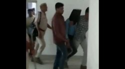 उदयपुरः कन्हैयालाल की हत्या के आरोपियों को कोर्ट लेकर पहुंची पुलिस तो भड़के वकील, नारेबाजी कर की फांसी देने की मांग