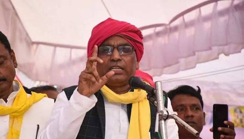 OP Rajbhar: सुभासपा चीफ ओम प्रकाश राजभर राजनीति में आने से पहले वाराणसी में ऑटो चलाया करते थे।
