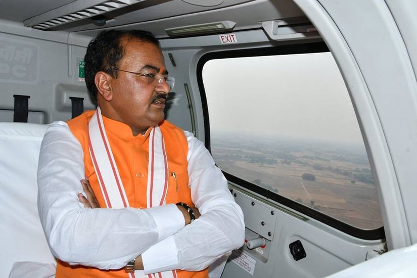 Keshav Prasad Maurya: प्रयागराज के कौशांबी में जन्मे यूपी के डिप्टी सीएम केशव प्रसाद मौर्य काफी मामूली परिवार में जन्मे थे। एक समय था जब वह चाय अखबार और सब्जी बेचकर अपनी खर्चा चलाया करते थे।