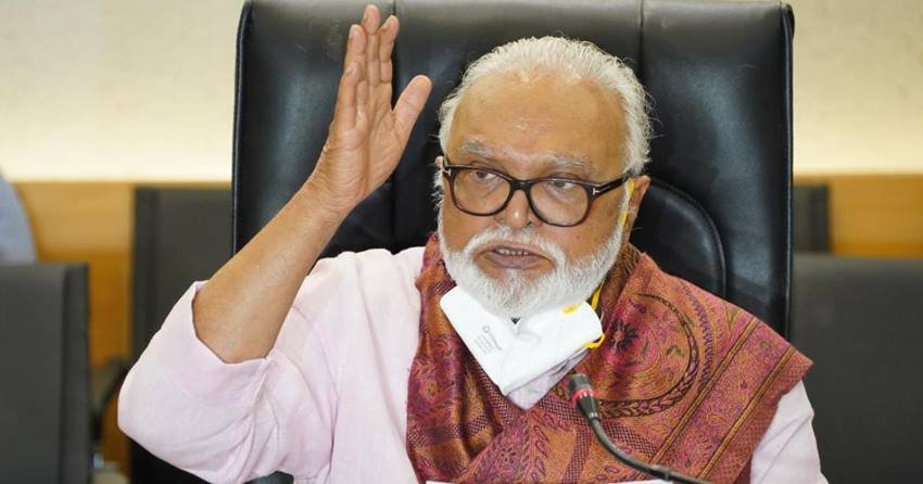 Chhagan Bhujbal: बीबीसी की रिपोर्ट के मुताबिक महाराष्ट्र के पूर्व सीएम छगन भुजबल मुंबई के भायखला बाजार में सब्जी बेचा करते थे। बाल ठाकरे से प्रभावित होकर वह शिवसेना में आए थे।