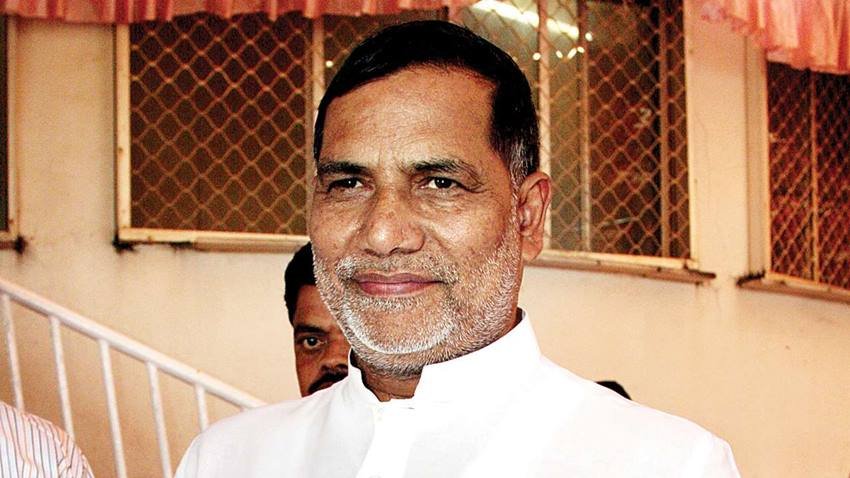 Kripa Shankar Singh: महाराष्ट्र में कभी कांग्रेस के बड़े नेता रहे कृपाशंकर सिंह भी मुंबई में सब्जी बेचा करते थे।