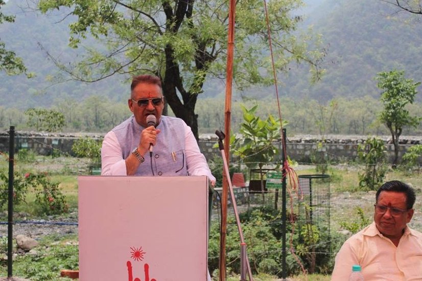 Ganesh Joshi:  उत्तराखंड सरकार में मंत्री गणेश जोशी सालों पहले हरिद्वार में हर की पौड़ी पर गुब्बारे बेचा करते थे।
