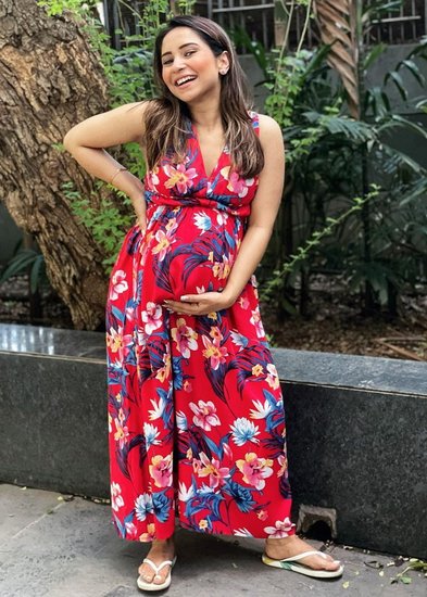 कुछ दिन पहले विन्नी ने सोशल मीडिया पर आने वाले बच्चे के लिए नाम के सुझाव भी मांगे थे। (यह भी पढ़ें: इन एक्ट्रेसेस ने तोड़ी रूढ़िवादी सोच, कुछ को होना पड़ा था ट्रोल)