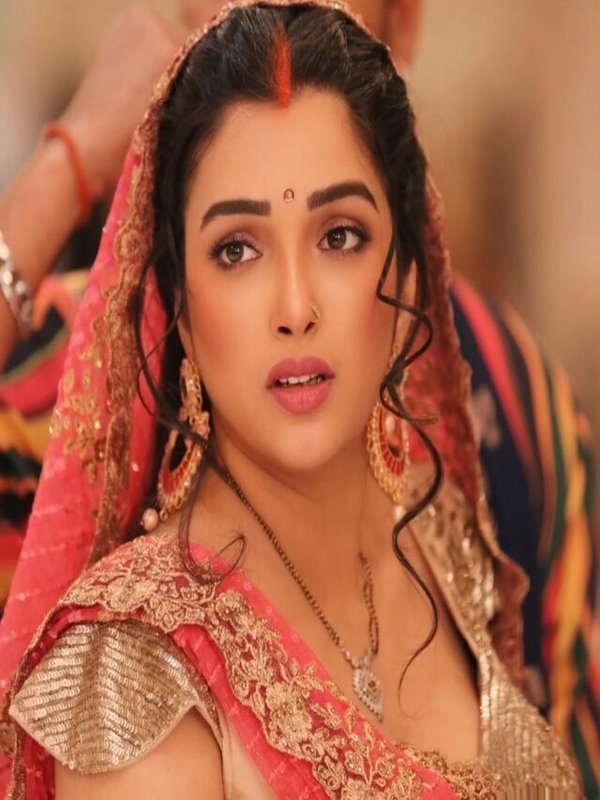 WHY AAMRAPALI IS STILL UNMARRIED