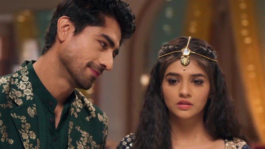 Yeh Rishta Kya Kehlata Hai: यह भी टीवी के सबसे चर्चित और सबसे लंबे समय तक चलने वाले शो में से एक है। इसे 2.2 की ही रेटिंग मिली है। 