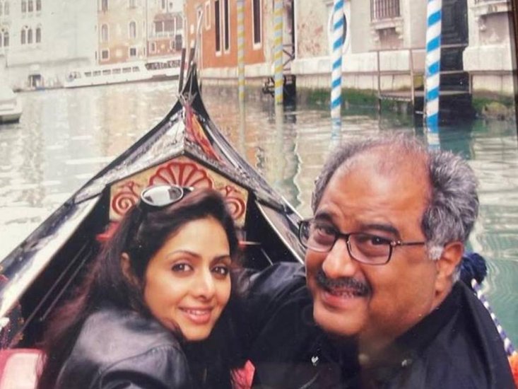 Boney Kapoor: बोनी कपूर ने तमिलनाडु के शिवकाशी में जन्मी एक्ट्रेस श्रीदेवी से शादी रचाई थी। श्रीदेवी से शादी के लिए बोनी ने अपनी पहली पत्नी मोना को तलाक दे दिया था।