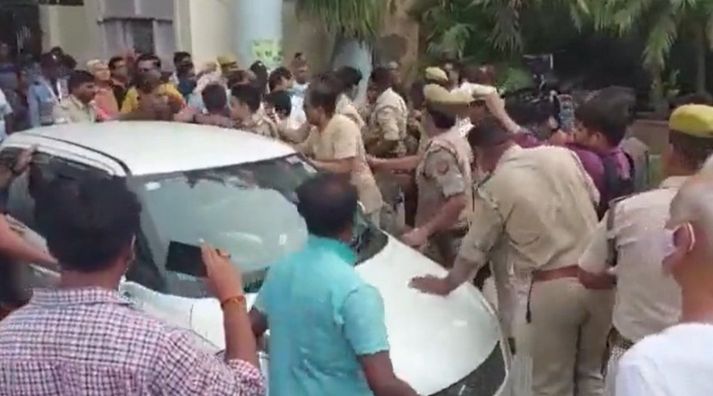 Rohit Ranjan Arrested | noida police | zee news TV Anchor | rahul gandhi fake video | टीवी एंकर रोहित रंजन गिरफ्तार | नोएडा पुलिस