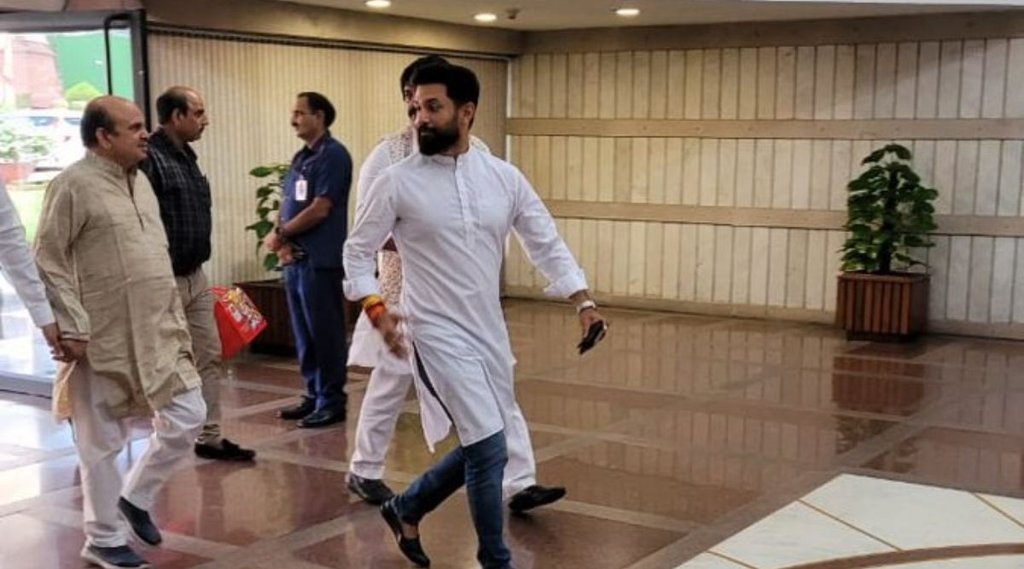 NDA की बैठक में पहुंचे चिराग पासवान (Photo source- ANI)