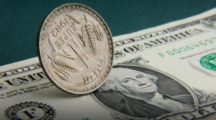 dollar-rupee | Business News | Dollar vs Rupess