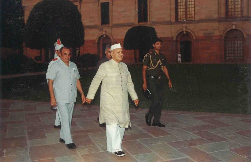  Shankar Dayal Sharma: 1987 से 1992 तक देश के उपराष्ट्रपति रहने वाले शंकर दयाल शर्मा 1992 से 1997 तक राषट्रपति के पद पर रहे। (Photo: Rashtrapati Bhavan Sachivalaya)