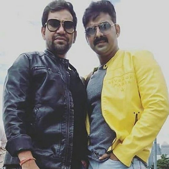 निरहुआ ने अपनी प्लानिंग पर से पर्दा हटाते हुए बताया कि वो सब लोग मिलकर पवन सिंह को चुनाव जितवा संसद तक पहुंचाने का प्रयास करेंगे।