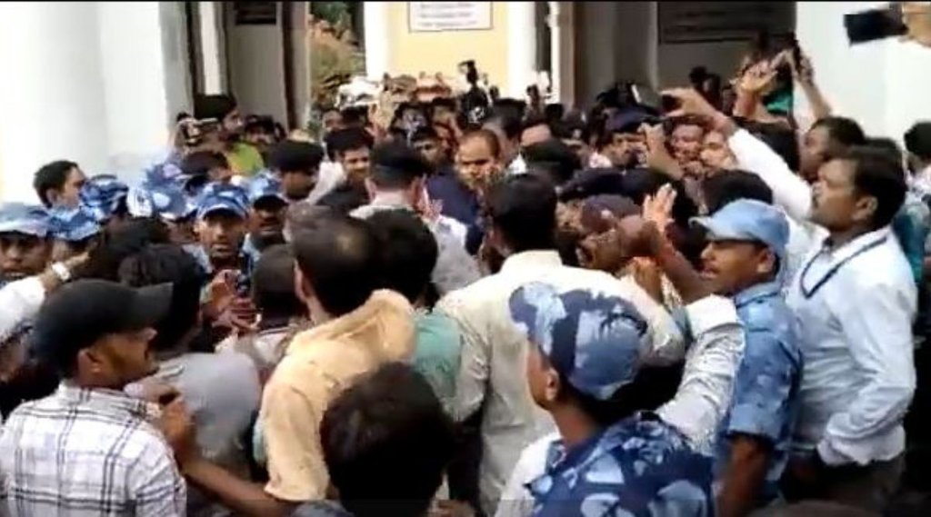 पटना में जेपी नड्डा का विरोध (Photo Source- Screengrab/ @krishanKTRS) 
