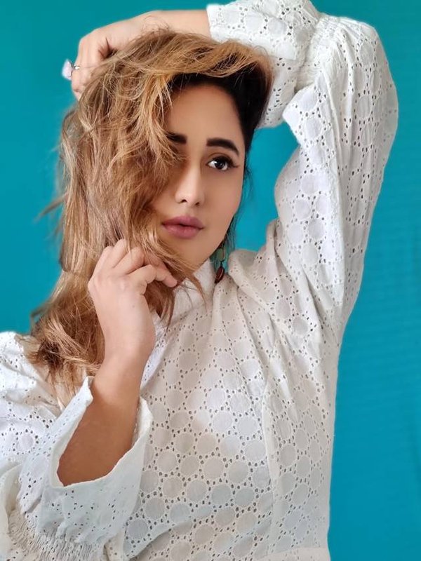 rashmi desai ka style