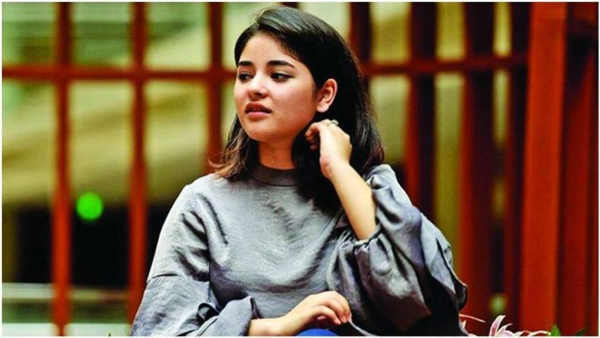 Zaira Wasim: तस्लीमा नसरीन जायरा वसीम पर ट्वीट कर भी विवादों में रह चुकी हैं। दरअसल जब जायरा ने इस्लाम का हवाला देकर फिल्मी दुनिया को अलविदा कहा था तब तस्लीमा ने ट्वीट किया था-  बॉलीवुड की प्रतिभाशाली अभिनेत्री जायरा वसीम ने अब एक्टिंग छोड़ने का फैसला लिया है क्योंकि उन्हें लगता है कि उनका अभिनय करियर अल्लाह में उनकी यकीन को खत्म कर रहा है। क्या बचकाना फैसला है! मुस्लिम समुदाय में बहुत सी प्रतिभाएं बुर्के के अंधेरे में रह जाती हैं।