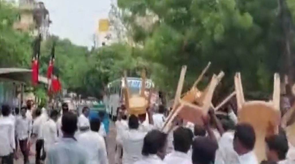 Tamil Nadu, of AIADMK, Clashes in of AIADMK, Palaniswami, Panneerselvam, Madras HC