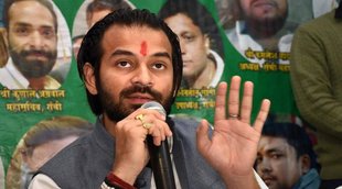 Mathura | Tej Pratap Yadav | govardhan parvat parikramac