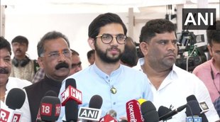 Former Maharashtra Minister | Aaditya Thackeray | trapped mla