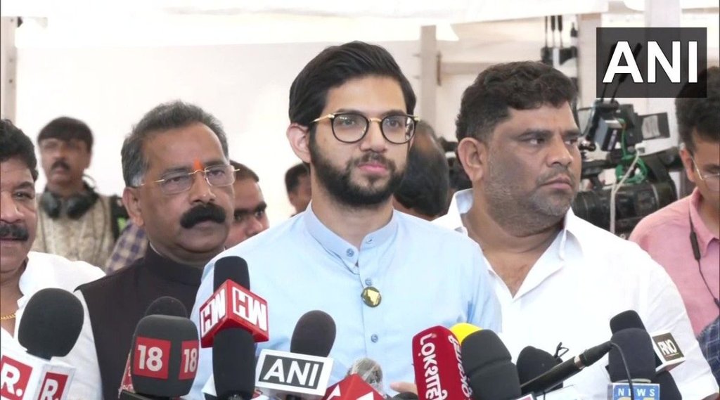 Former Maharashtra Minister | Aaditya Thackeray | trapped mla